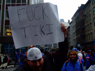 Illustration for article titled Giants Fans Celebrate Tiki As Well